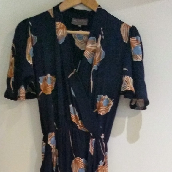 Dress - Picture 4 of 4